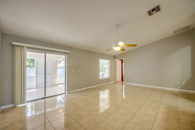 Building Photo - 2462 Nature Pointe Loop