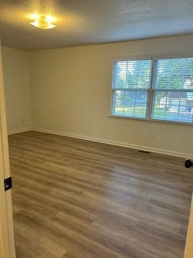 Building Photo - GORGEOUS RENOVATED HOME