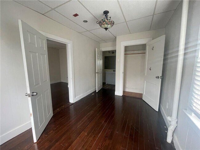 Building Photo - 40-40 Freebody St