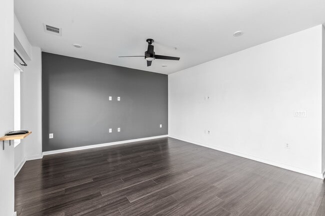 Building Photo - 4361 S Congress Ave