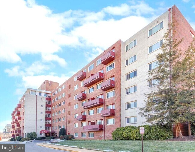 Building Photo - 1830 Columbia Pike