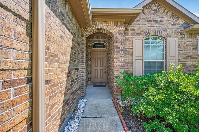 Building Photo - 510 Carson Ridge Dr