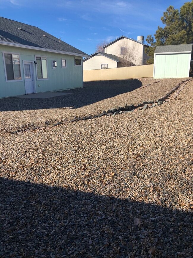 Building Photo - Sunny Three Bedroom in North Prescott Valley