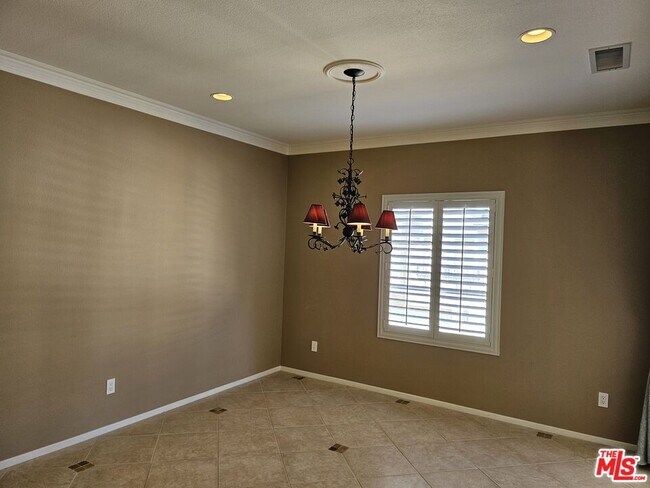 Building Photo - 27960 Trillium Ln