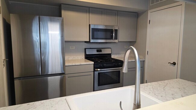 Building Photo - 462 Thomas Paine Ct