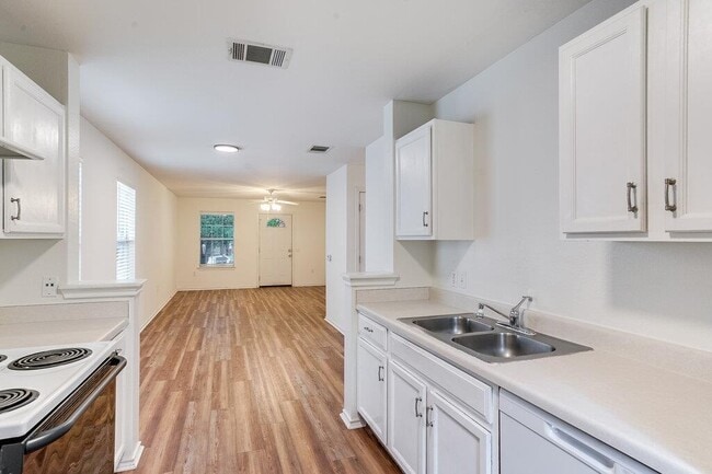 Building Photo - 1505 Strickland Dr