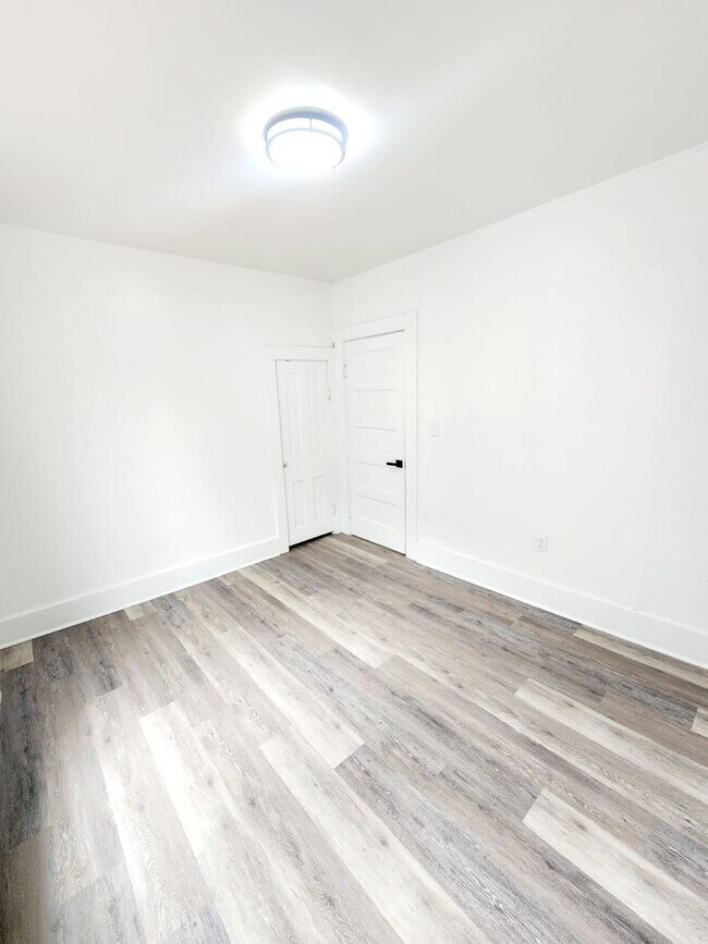 Building Photo - 931 W Wayne St