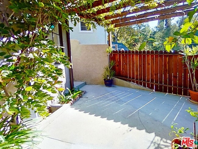 Building Photo - 10211 Seabury Ln