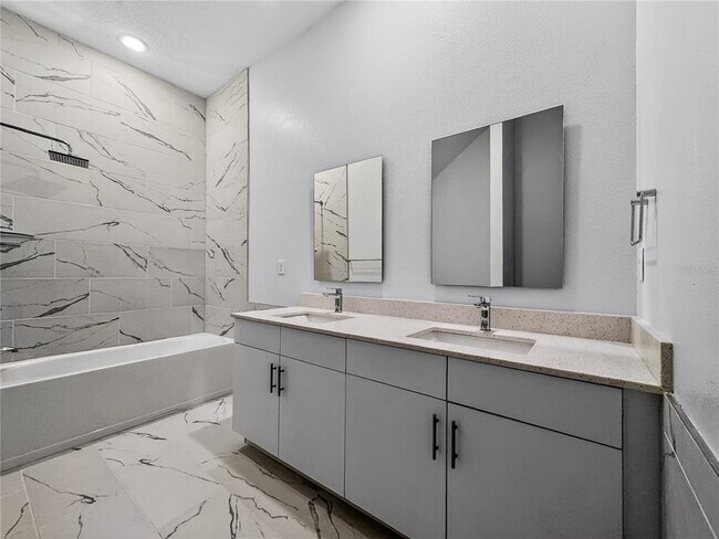 Building Photo - 367 Famagusta Dr