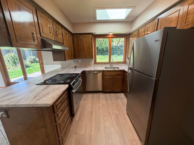 Building Photo - Peaceful 3 Bedroom Single-Level Home on Spacious Corner Lot Near Fir Grove Park