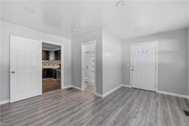 Building Photo - 3221 Hyde Cir