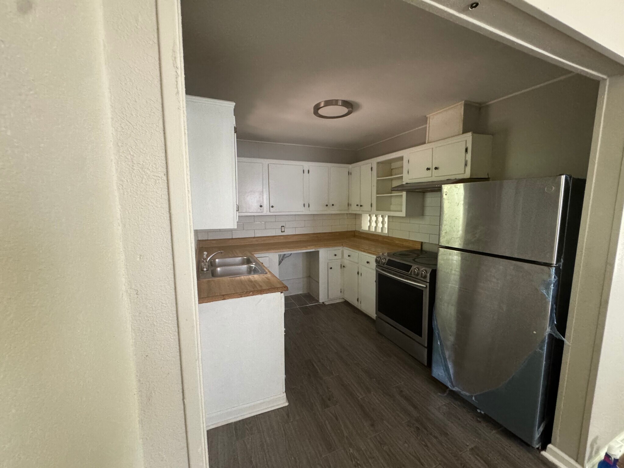 Building Photo - 304 W 35th St