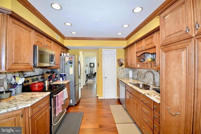 Building Photo - 6153 Summer Park Ln