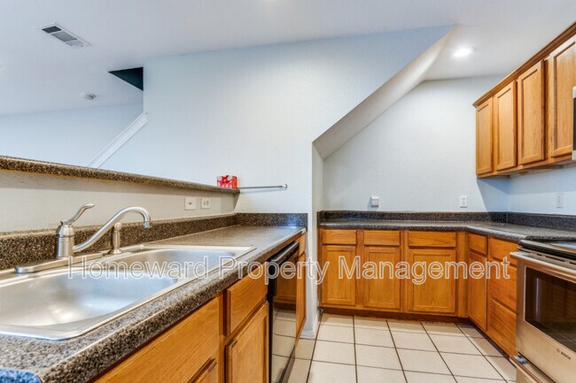 Building Photo - 1909 May St