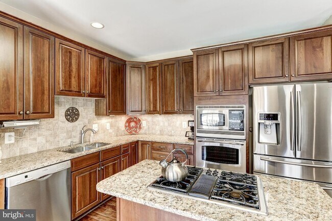 Building Photo - 20024 Northville Hills Terrace