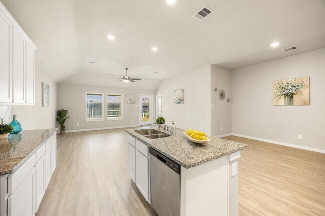 Building Photo - 723 Larkspur Shadow Dr