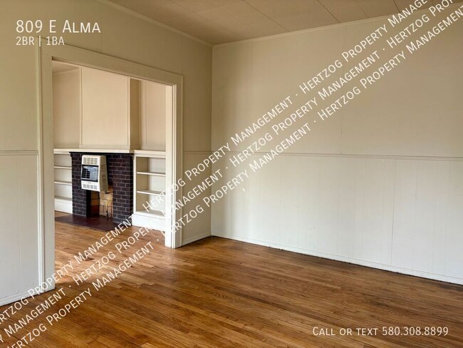 Building Photo - 809 E Alma-
