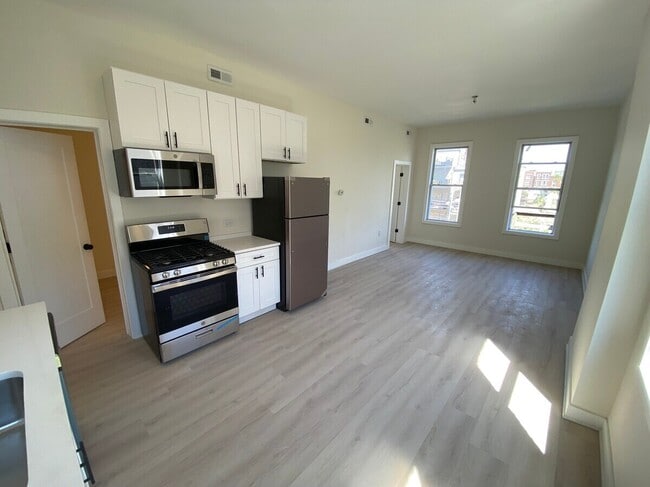 Building Photo - 1322 W Ohio St