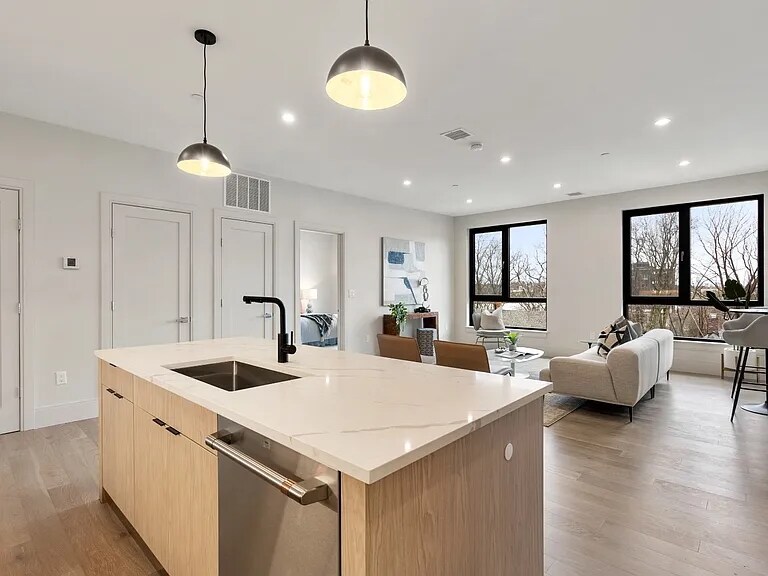 Building Photo - 85 Myrtle St