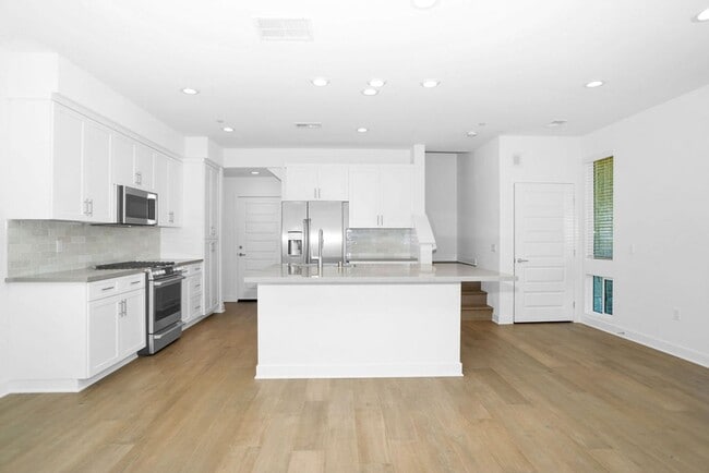 Building Photo - 10881 McCan Ct