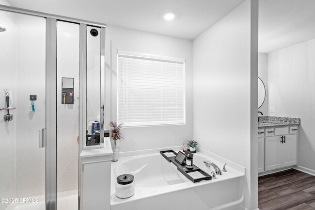 Building Photo - 95 Chestnut St