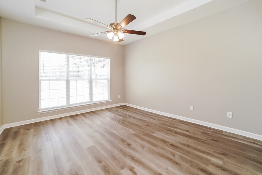 Building Photo - 2477 Torrington Way