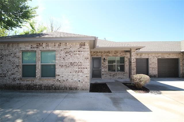 Building Photo - 217 Stewart Bend Ct