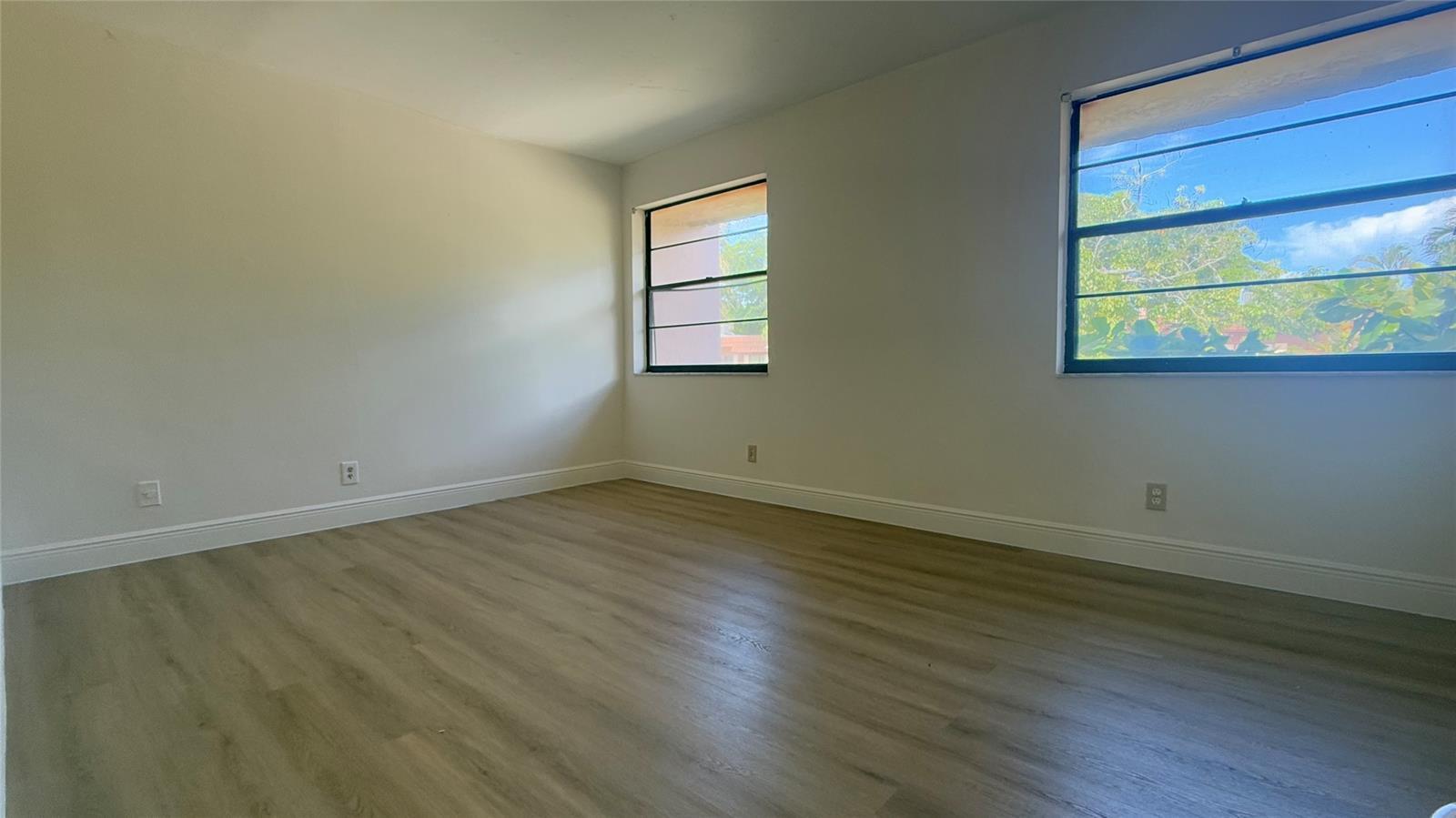 Building Photo - 22 Laredo Pl