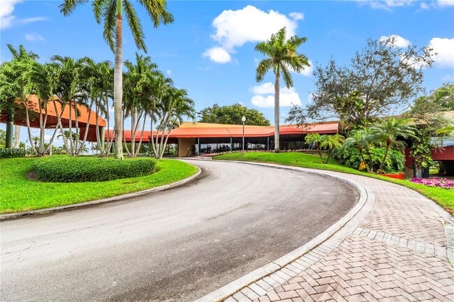 Building Photo - 9001 Jacaranda Ln