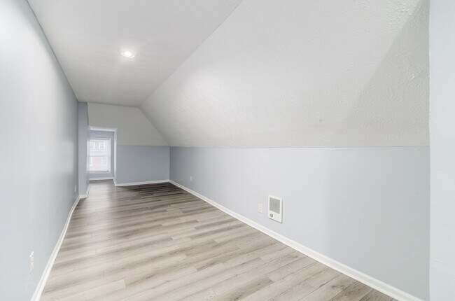 Building Photo - 370 N Garfield Ave