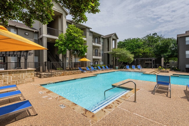 Resort-Style Pool at Oak Park Apartments - Oak Park