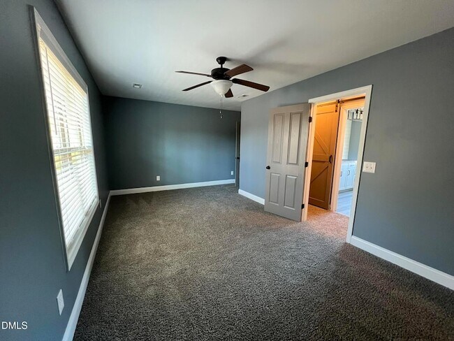 Building Photo - 19 Eaton Dr