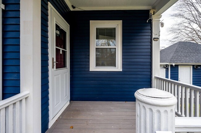 Building Photo - 815 Central Ave