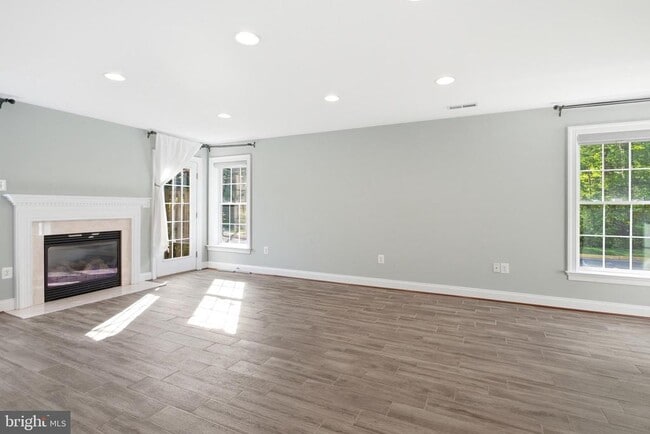 Building Photo - 6411 Velliety Ln