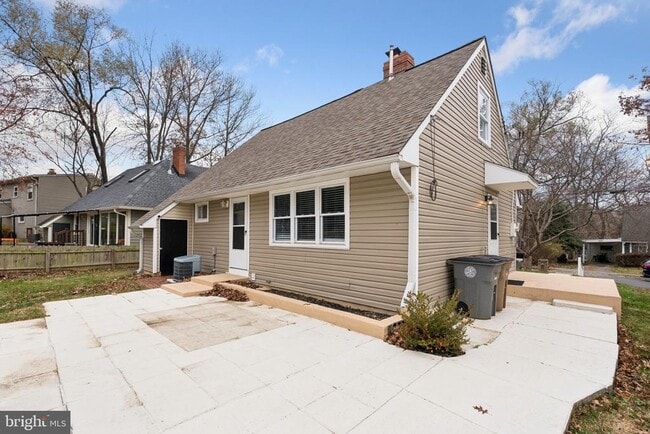 Building Photo - 5716 Crawford Dr