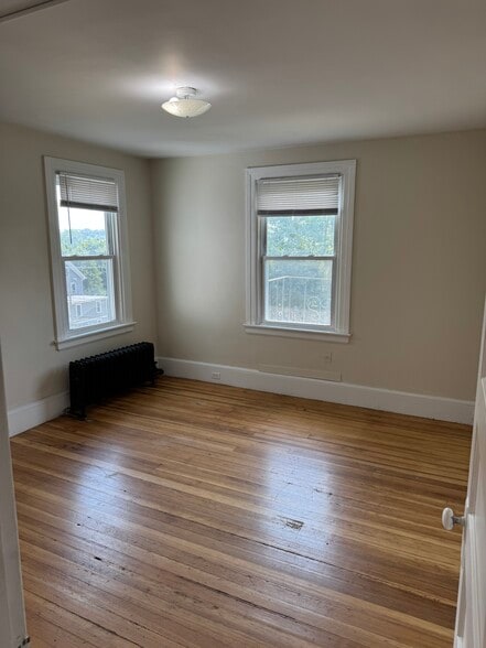 Building Photo - 415 Blackstone St