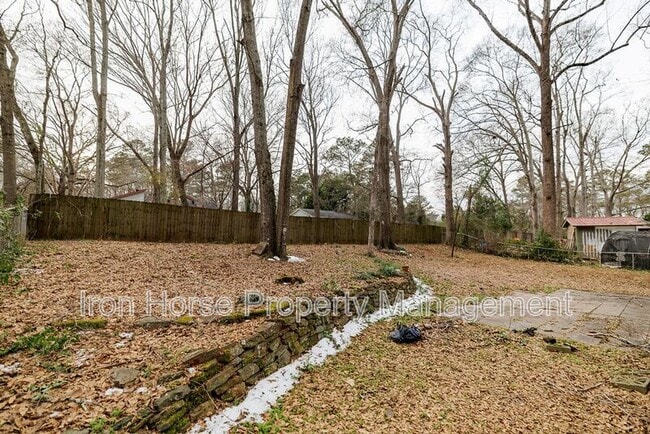 Building Photo - 137 Hight Dr