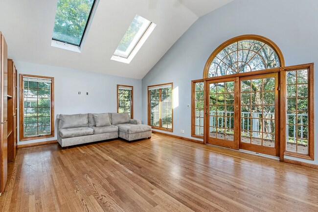 Building Photo - 177 Puritan Dr