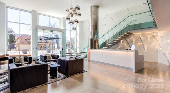 Building Photo - 4425 Sharon Rd