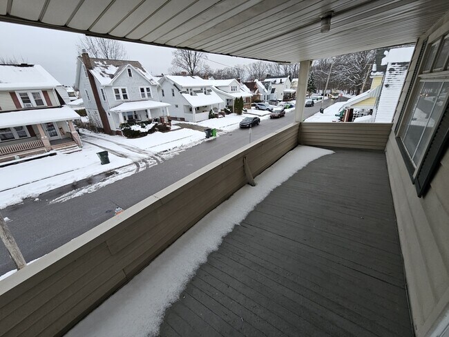 Building Photo - 4915 E 109th St