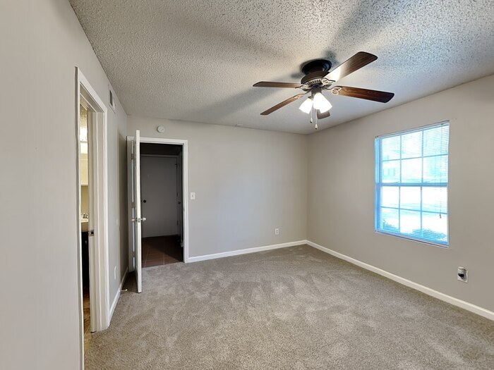 Building Photo - 5595 Fairington Pl