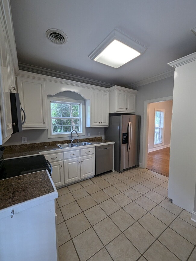 Building Photo - 117 Twin Gates Drive