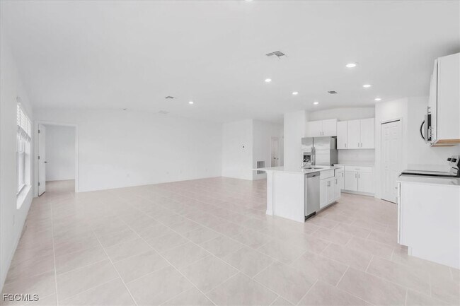 Building Photo - 4138 E Gator Cir