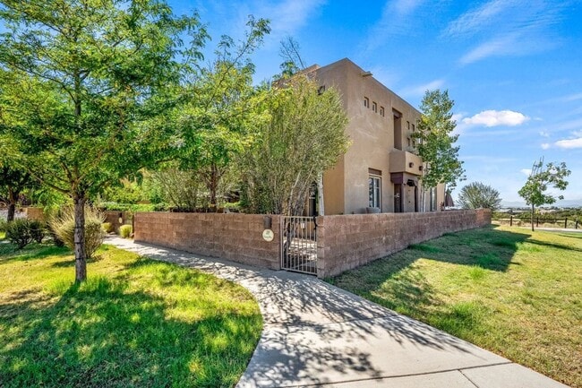 Building Photo - Beautiful Rancho Viejo Townhouse (Emory Pass)