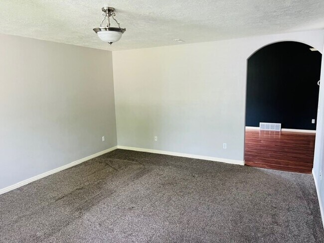 Building Photo - 706 S 1690 W