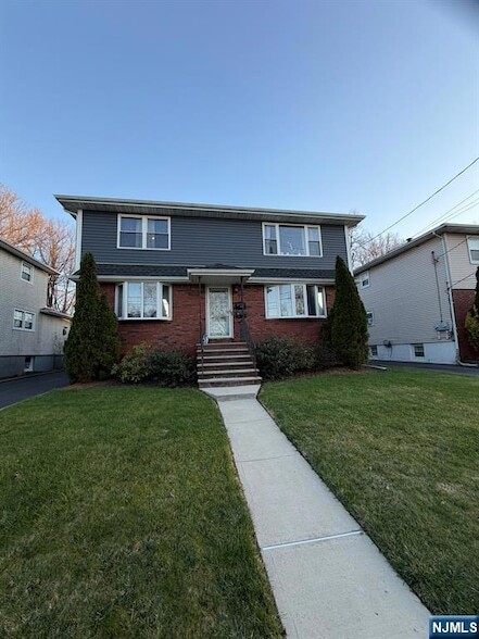 Building Photo - 106 Rochelle Pkwy