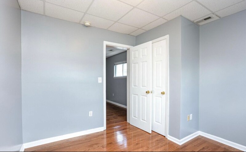 Building Photo - 4002 Oakford Ave