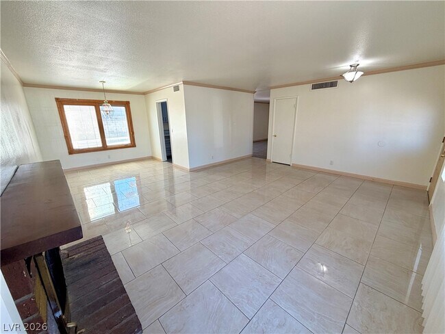 Building Photo - 6969 Mountain Moss Dr