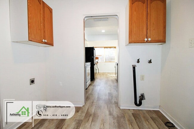 Building Photo - 2176 Oxford Rd