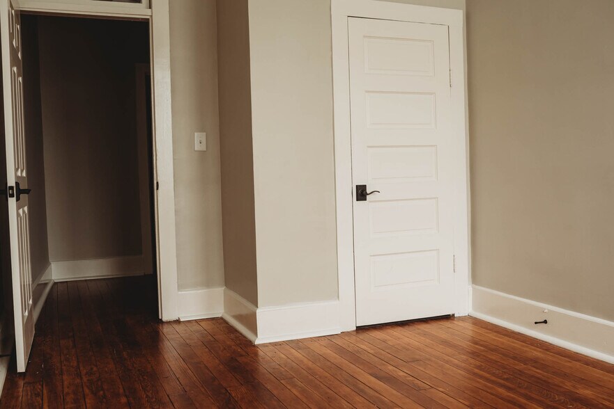 Building Photo - 529 Washington E St